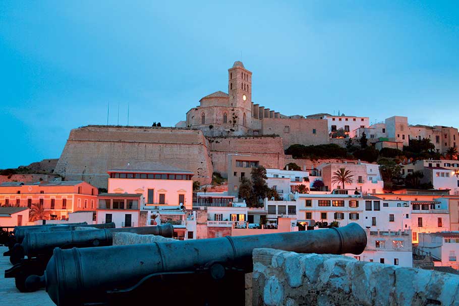 Vol Ibiza - La cathédrale d'Eivissa - TUI